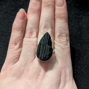 Silver Plated Black Tourmaline Gemstone Teardrop Statement Ring - Size 8.25